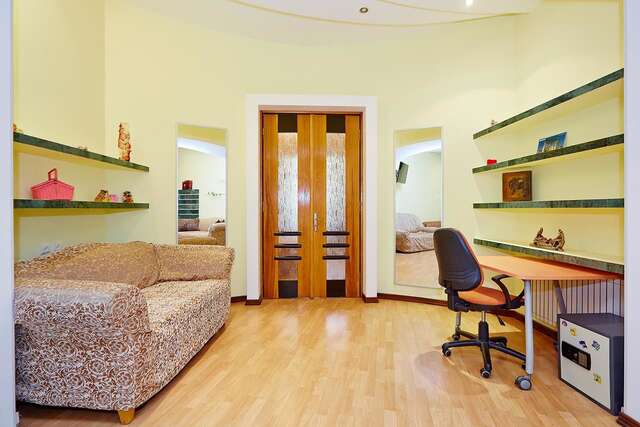 Апартаменты Apartment Deribasovskaya with jacuzzi Одесса-7